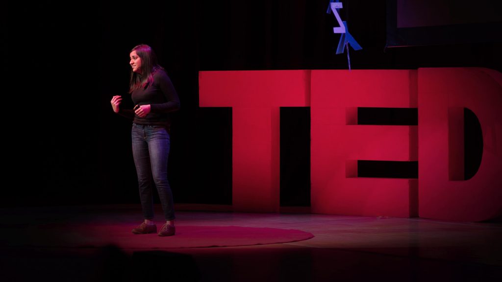 سخنرانی تد : چگونه هوش مصنوعی را بدور از تعصب‌های انسانی نگه داریم